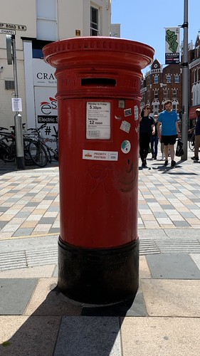 Victoria Regina • Royal Mail Post Box | by Gage 75