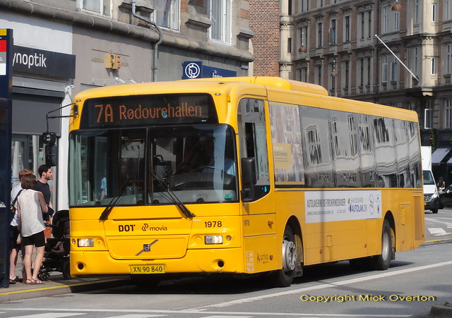 2009 Volvo B7RLE 1978 is the 2nd of 4 substitutes used on 20 bus allocation route 7A on a very rare day when only 16 of the specified 13.7m tri axles could be mustered