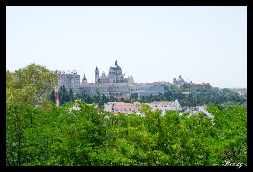 Mejores miradores de Madrid para ver la Catedral de la Almudena - Mirador del Príncipe Pío o Templo de Debod