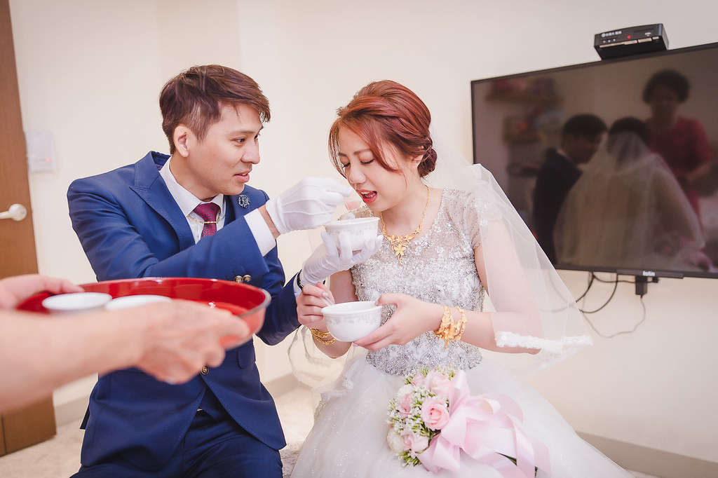 [婚禮攝影]嘉期書瑗 迎娶午宴@夢時代雅悅會館-最專業的團隊完成每場完美婚禮紀錄，拍的不只好更要快! #婚攝