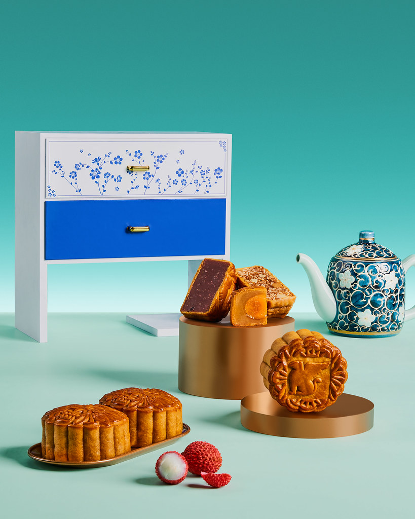 JW Marriott Singapore - Traditional Baked Mooncakes (Blue Blossom)