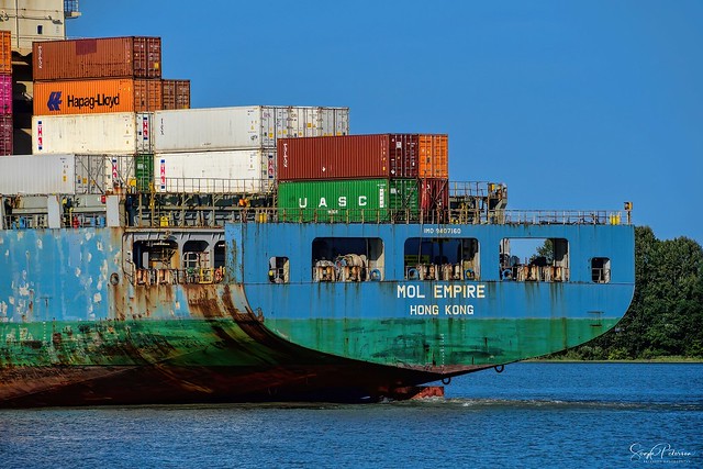 Container Ship MOL EMPIRE - Hong Kong