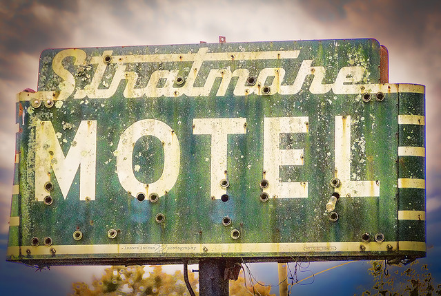 stratmore motel