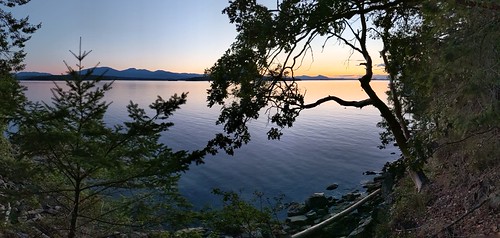 Sunset from Galiano Island by D70, For my video; <a href="https://youtu.be/m7zkTVTkcug" rel="noreferrer nofollow">youtu.be/m7zkTVTkcug<