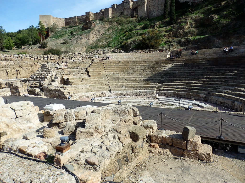 Teatro romano de Málaga y murallas de la Alcazaba - in explore