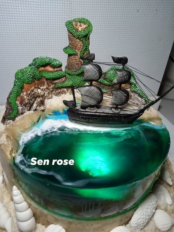 Cake by Sen Rose Master Cake