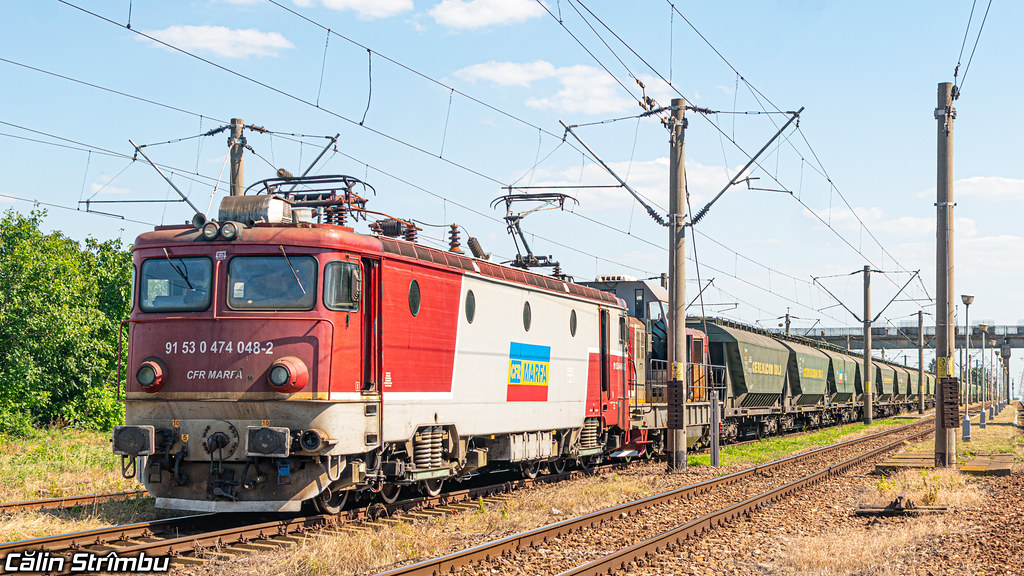 ED 048 & LDH 841-022 with a CFR Marfa freight train