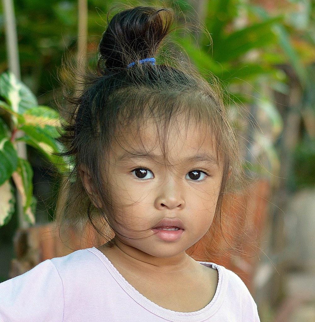 cute girl with an interesting hair do | the foreign photographer - ฝรั่งถ่  | Flickr