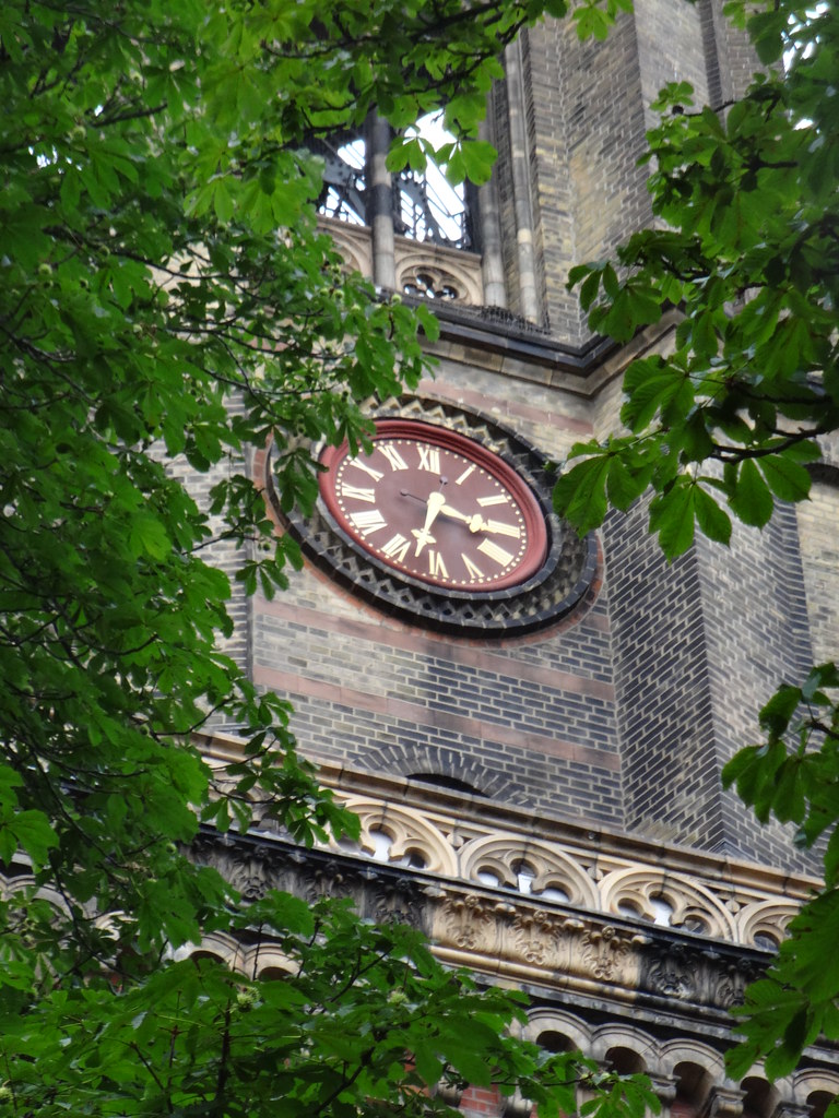 1866/73 Berlin Uhr am Dom des Nordens genannter evangelischer Zionskirche im Rundbogenstil von August Orth/Gustav Müller Zionskirchplatz in 10119 Mitte