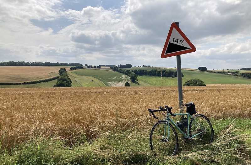 Yorkshire Wolds Cycling Huggate Road Thixendale