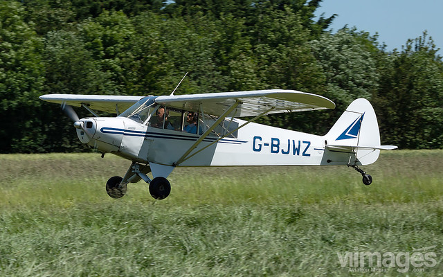 Piper PA-18 G-BJWZ