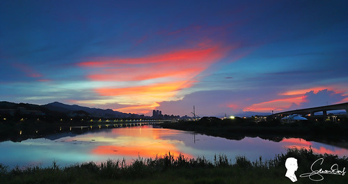 2021-07-31 日出晨彩 Sunrise by Steven Weng, sunrise 日出 cloud sky skyfire taiwan taipei canon eos6d2 ef1740 rgnd 台灣 台北 火燒雲 天空 圓山河濱公園 圓山 higrace z