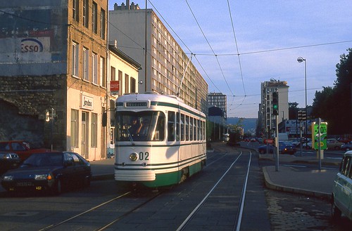 11287 | by 220 051