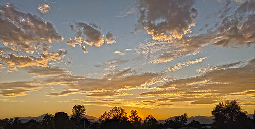 Sunset on July by jhhwild, Sometimes I see a sunset so nice that I have to park my car and take a bunch of pictures.sunset oran