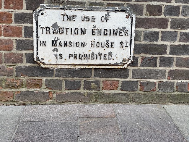 An old notice in Newbury, Berkshire