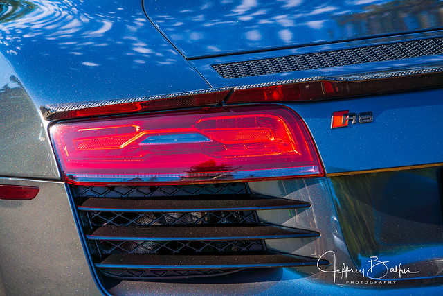 Audi R8 left tail light