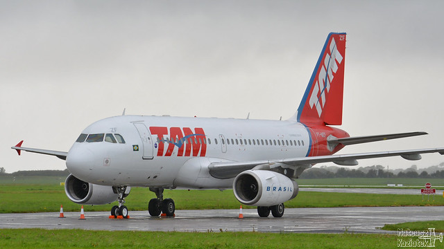 TAM Linhas Aéreas 🇧🇷 Airbus A319-100 PT-MZF