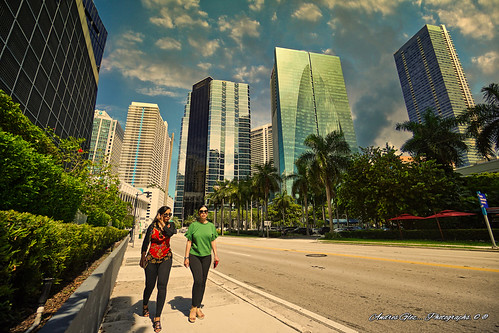 streetphotography downtownmiami walking walkingaround people perspective architecture building miamicity outdoors