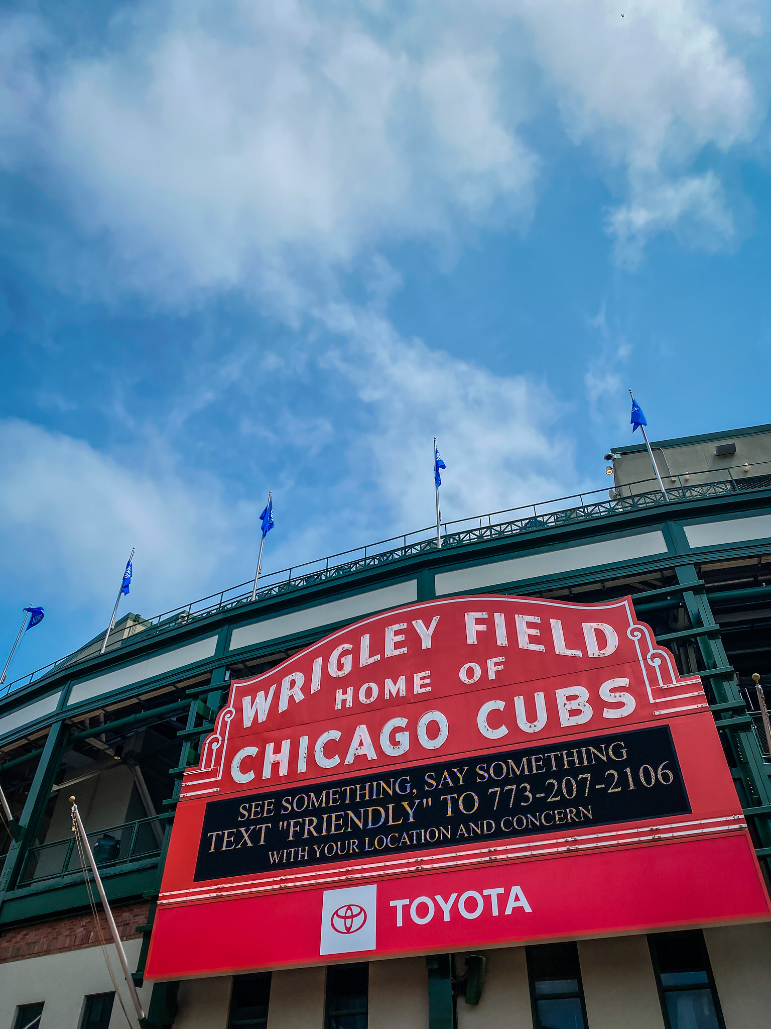 First Time In Chicago: The Perfect 3 Day Itinerary | Chicago Travel Guide | 72 Hours in Chicago | 3 Days in Chicago Itinerary | What to do in Chicago | Where to Stay in Chicago | Ultimate Chicago Bucket List | Top Things to Do in Chicago | First Timer’s Guide to Chicago | Wrigley Field