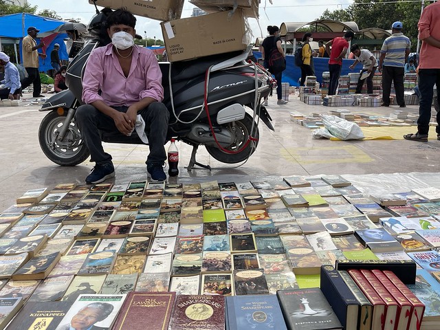City Hangout - Pintu's Penguins, Sunday Book Bazar, Mahila Haat