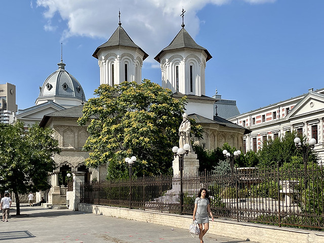 BUCHAREST, ROMANIA - Coltea church/ БУХАРЕСТ, РУМЫНИЯ - церковь Кольця