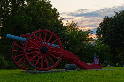 cannon antiquecannon cannonreplica antique color red wheel sunset cannoncarriage village stillwater newyork saratogacounty capitaldistrict outdoor pentax pentaxart kp kmount hdpentaxda1685mmlens