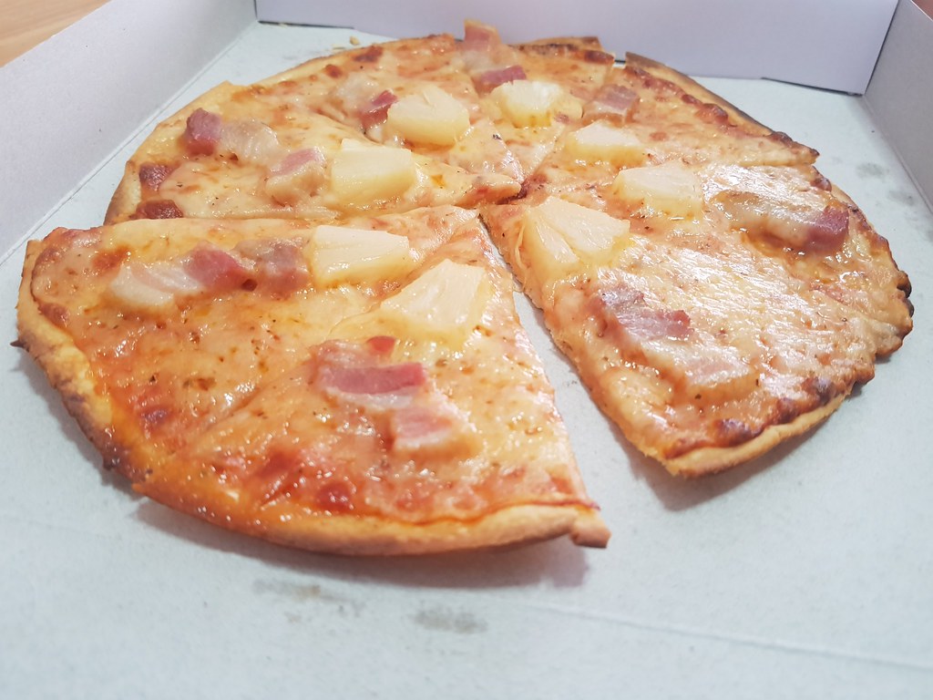 豬肉菠蘿披薩 Pork Pineapple Pizza rm$12.80 @ The Society in Setia Alam, Shah Alam