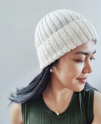 Verinica (@xovee.knits) has been knitting these cassic ribbed 100% alpaca hats using Drops Puna.