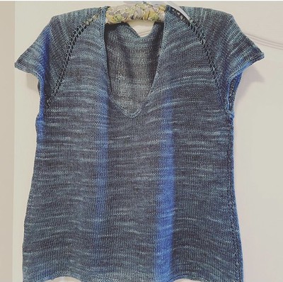 Rosemary (@coolknitsbyrose) finished her Rock It Tee by Tanis Lavallee.
