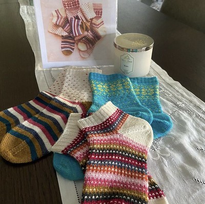 Rosemary (@coolknitsbyrose) finished her complete set of Summer Lee’s Midwinter Socks!