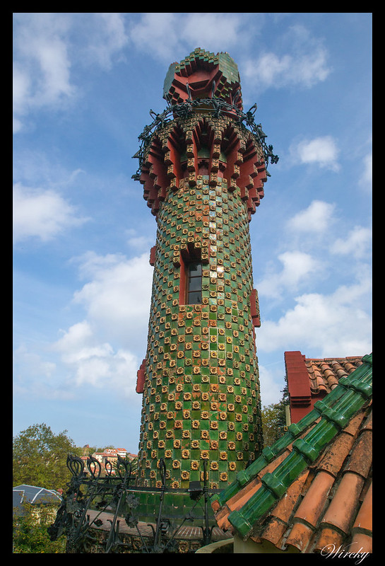 Torre-minarete del Capricho de Gaudí
