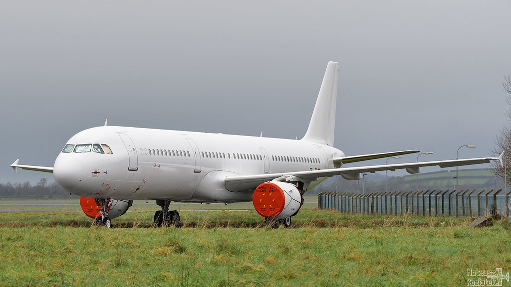 Niki 🇦🇹 Airbus A321-200 OE-LES