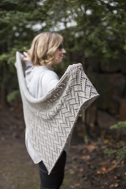 Bough by Janina Kallio has a lace pattern that is simple yet striking, and quite intuitive when you get to the rhythm.