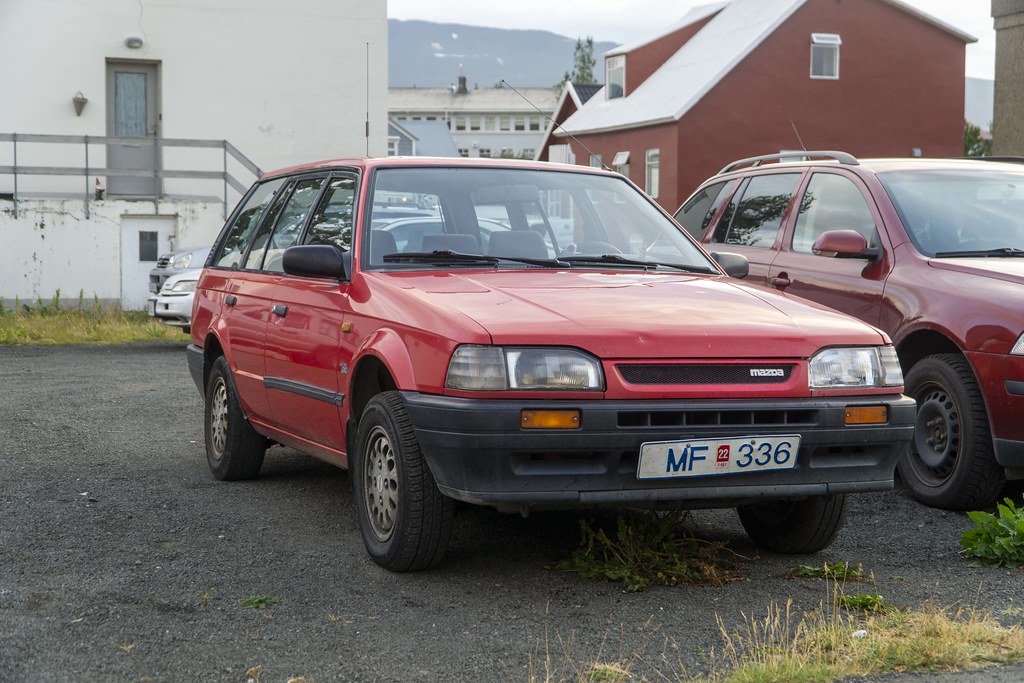  Mazda 323 Familiar 4WD |  MF 336 (IS) Norðurgata, Akureyri, Hielo... |  niels |  Flickr