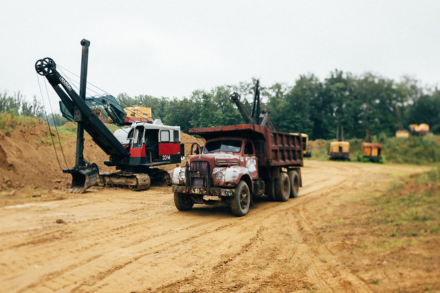 Tilt-shift truck