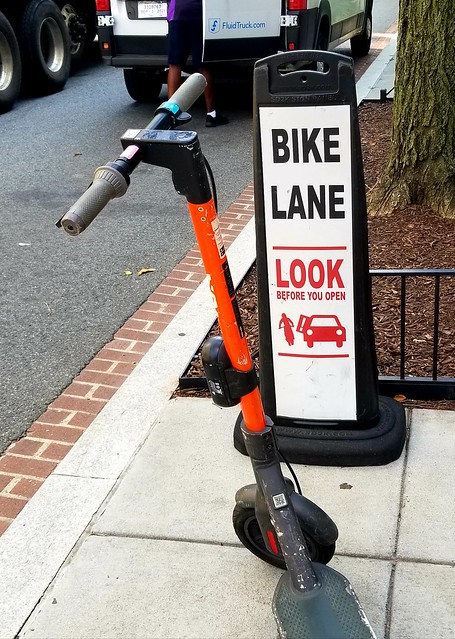 Bike lane sign, 23rd Street NW