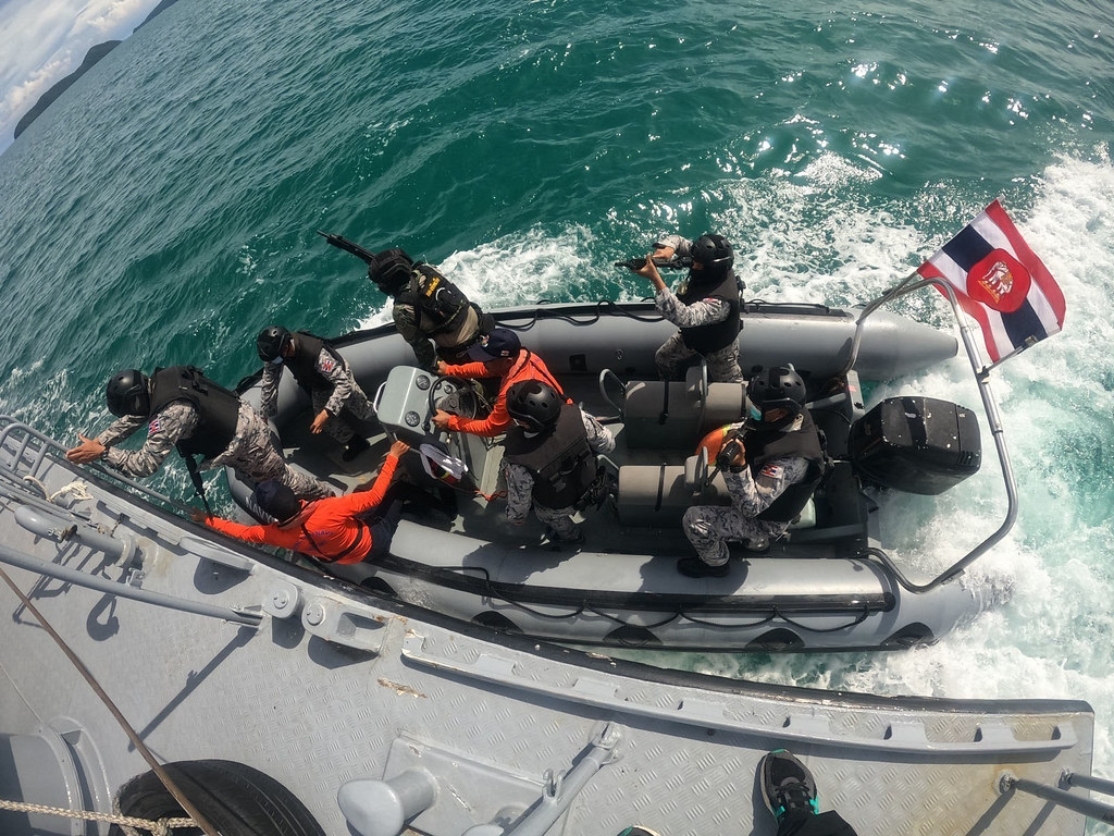 U.S. Navy and Thai MECC train together during Southeast Asia Cooperation and Training (SEACAT) exercise.