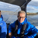 Fiskeri- og sjømatministeren deltar på blåskjellrydding ved Tvedestrand