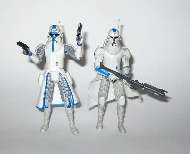 cold weather captain rex and clone trooper star wars the clone wars vehicle and figure blue black box  2010 hasbro