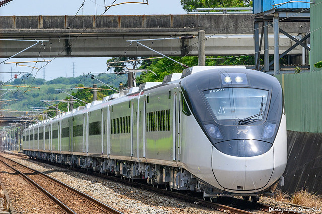 台鐵 - EMU3000