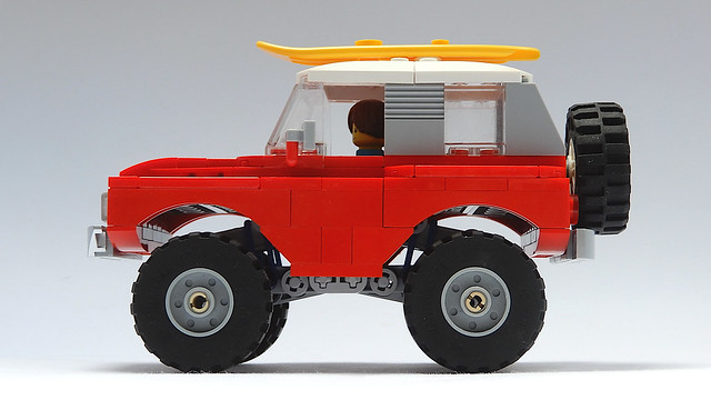 Rock Crawler Chassis with SUV Car Body MOC - 4K)