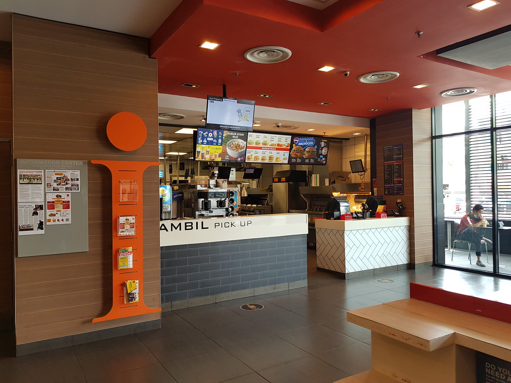 @ McDonalds Main Place USJ21