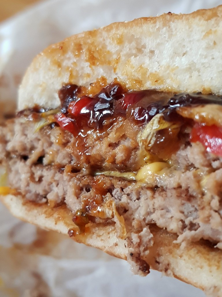 燒烤多汁雙層牛肉漢堡 Double Rocking BBQ Beef Burger rm$16.98 @ McDonalds Main Place USJ21