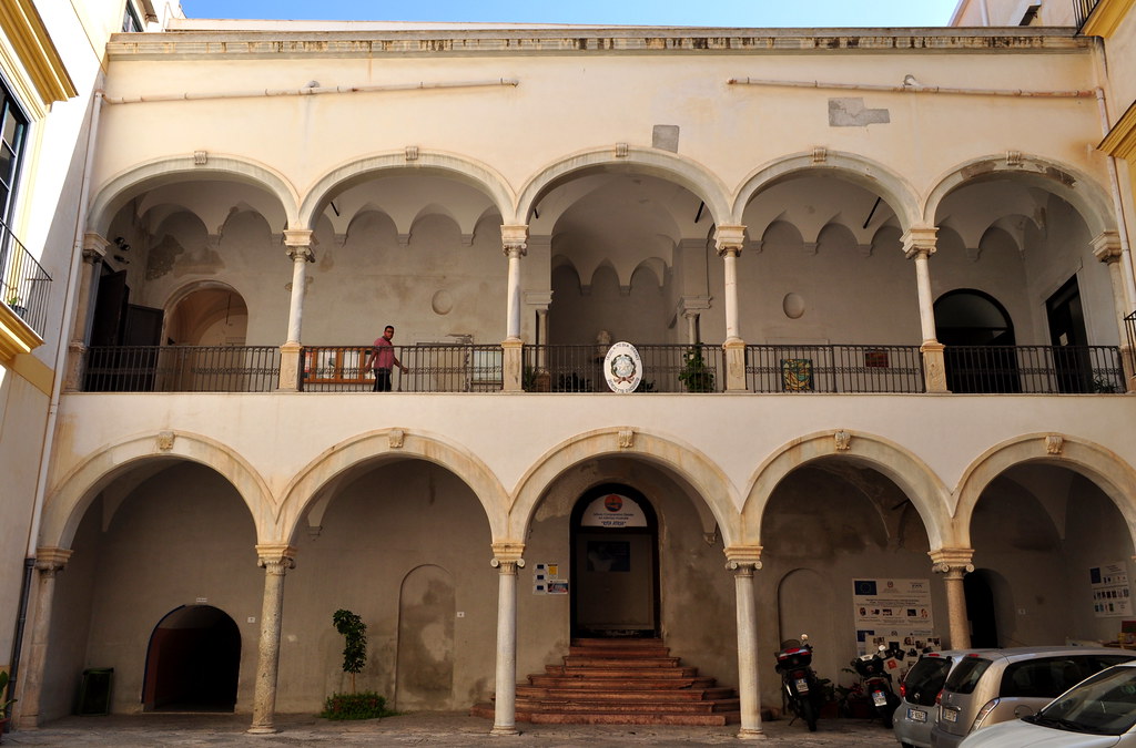 Scuola Media Statale Benedetto d'Acquisto, Largo Cavallieri di Malta, Palerme, Sicile, Italie.