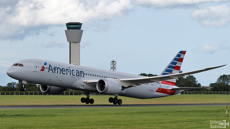American Airlines 🇺🇸 Boeing 787-9 Dreamliner N832AA