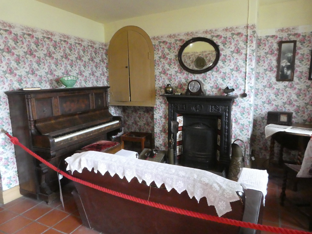 Interior of Porters Row Cottages, National Waterways Museum