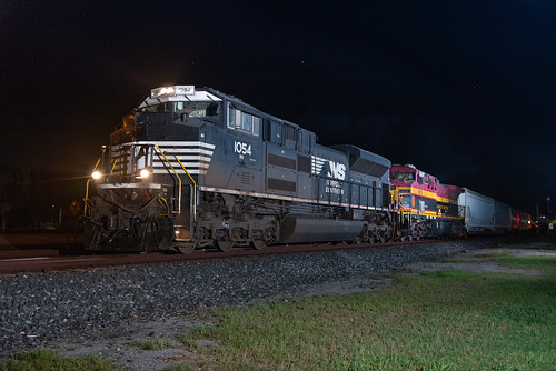 ns norfolksouthern emd ace ge night flash manifest train up unionpacific sunsetroute gliddensub