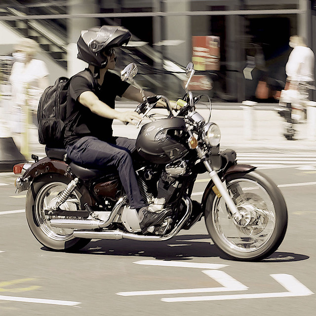 Panning a motorcyclist on Grand St. NYC (Nikon D7500 Sigma Lense50.0-150.0mm f/2.8 ƒ/14.0  50.0mm 1/125  ISO250)