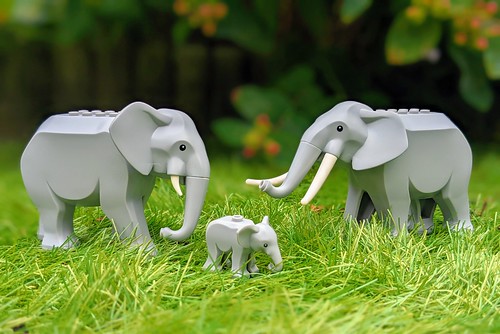 LEGO Elephants | by BricksFanz.com