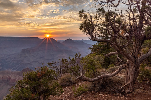 Rising Over Wotan by Kirk Lougheed, Grand Canyon, Arizona

The sun rises over the Throne of Wotan formation.arizona coloradoplateau gran